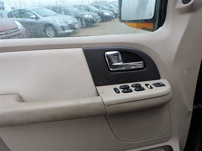 2004 Ford Expedition Eddie Bauer image 16