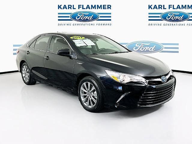 2017 Toyota Camry LE image 0