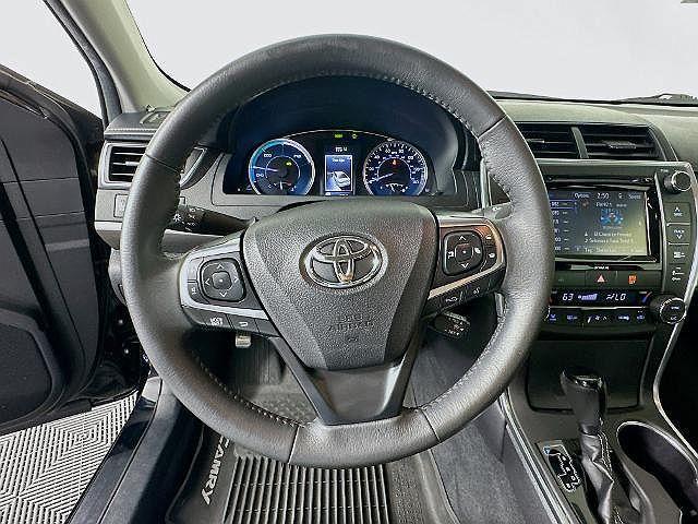 2017 Toyota Camry LE image 10