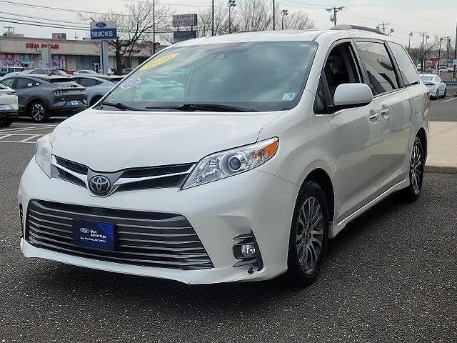 2020 Toyota Sienna Limited image 2