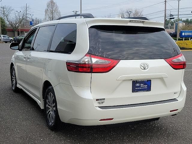 2020 Toyota Sienna Limited image 3