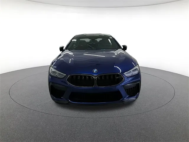 2022 BMW M8