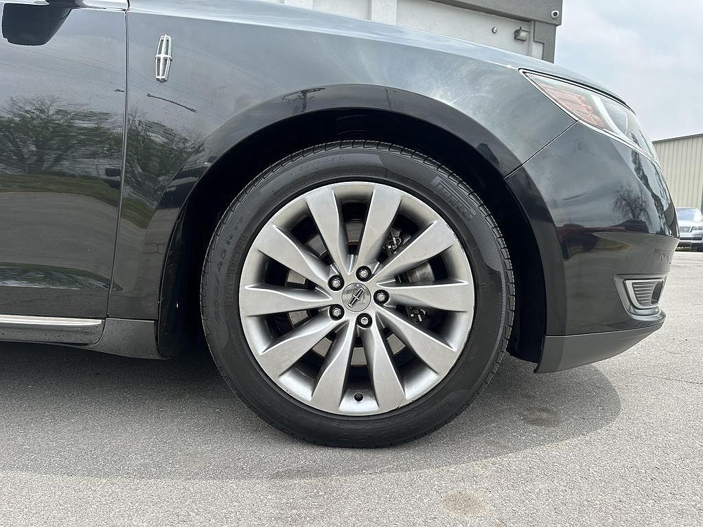 2015 Lincoln MKS null image 6