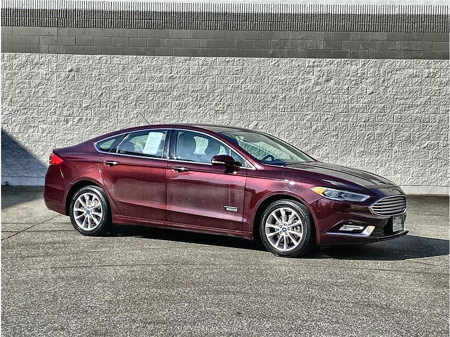 2017 Ford Fusion SE image 0