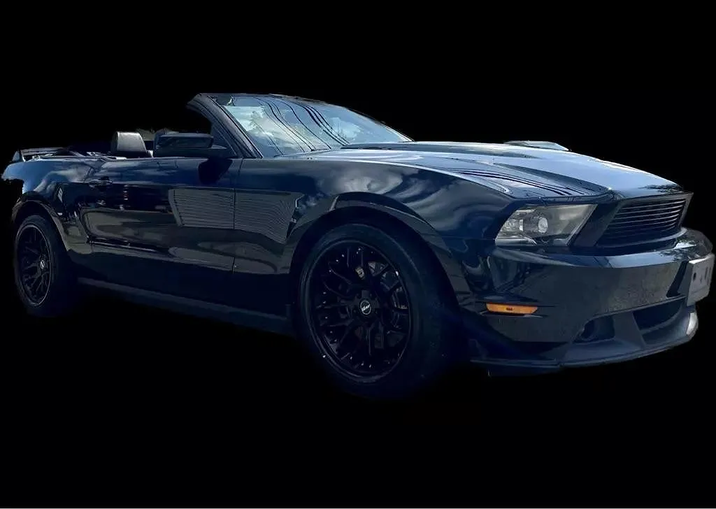 2012 Ford Mustang GT image 1