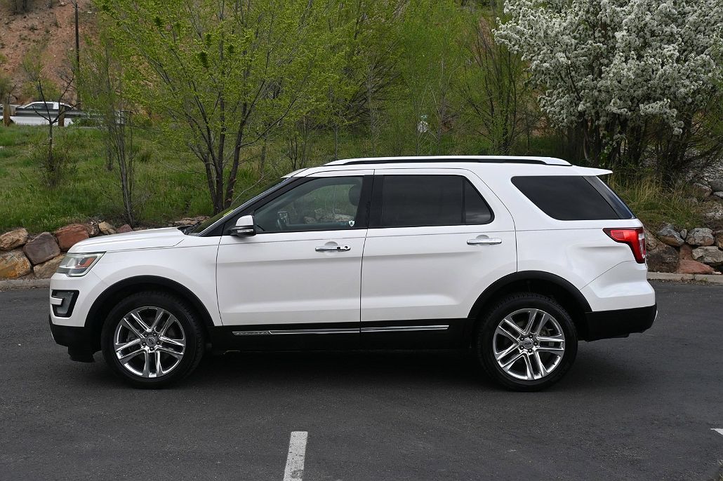 2017 Ford Explorer Limited Edition image 1