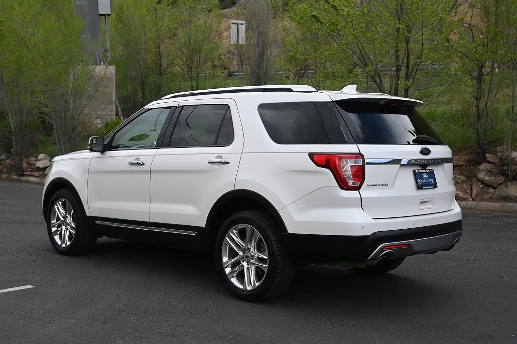 2017 Ford Explorer Limited Edition image 2