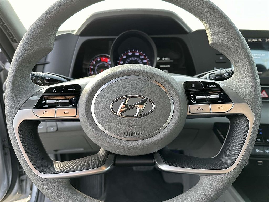 2023 Hyundai Elantra SEL image 5