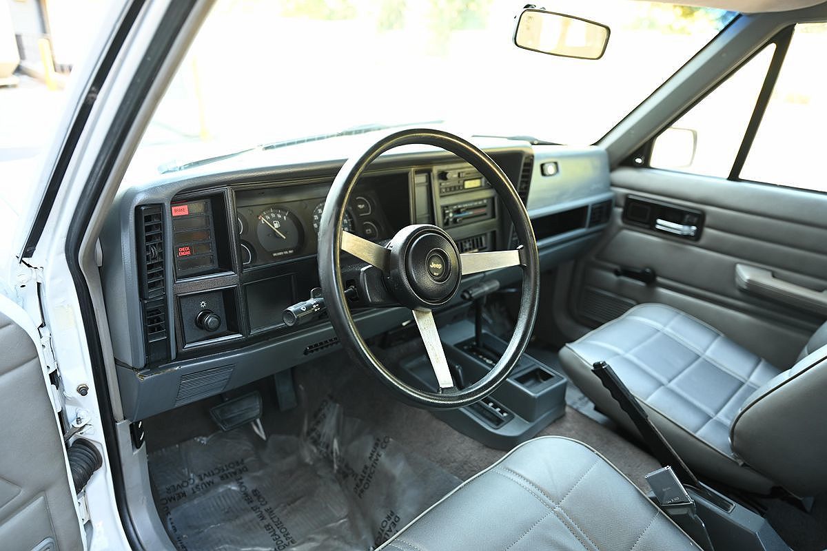 1993 Jeep Cherokee null image 21