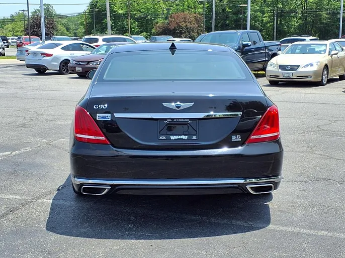 2018 Genesis G90