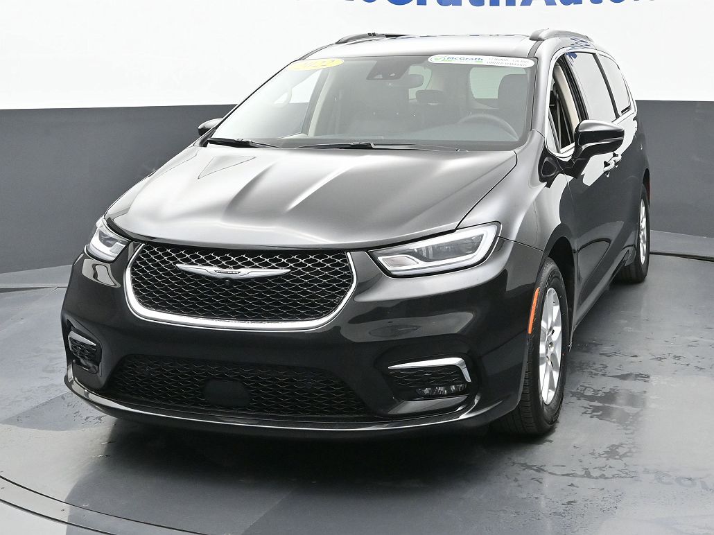 2022 Chrysler Pacifica Touring-L image 3