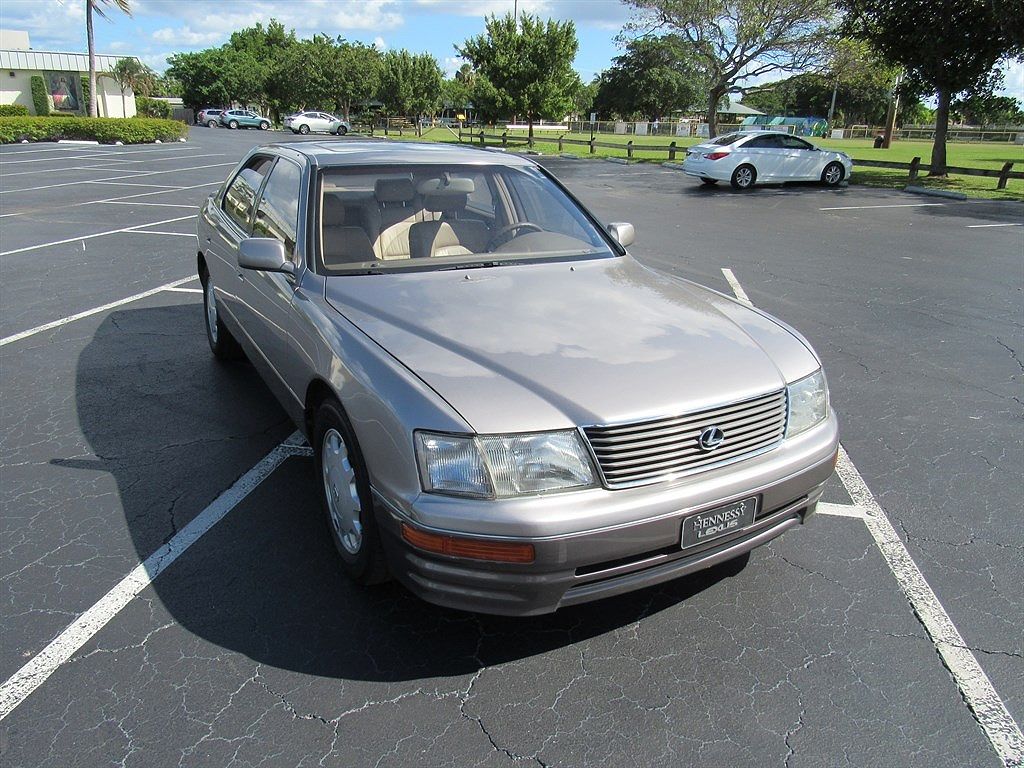 1997 Lexus LS 400 image 0