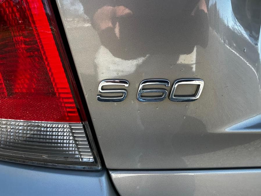 2004 Volvo S60 null image 5