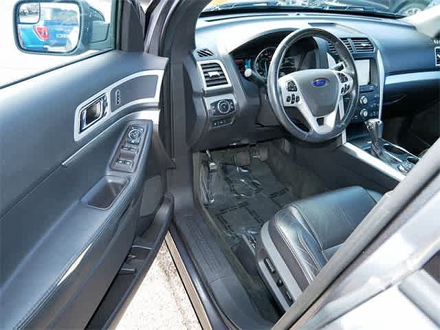 2012 Ford Explorer XLT image 3