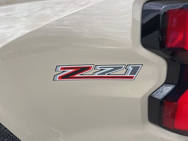 2024 Chevrolet Colorado Z71 image 3