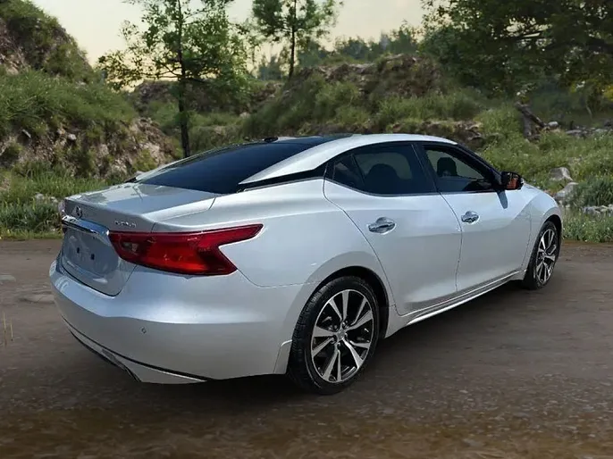 2016 Nissan Maxima