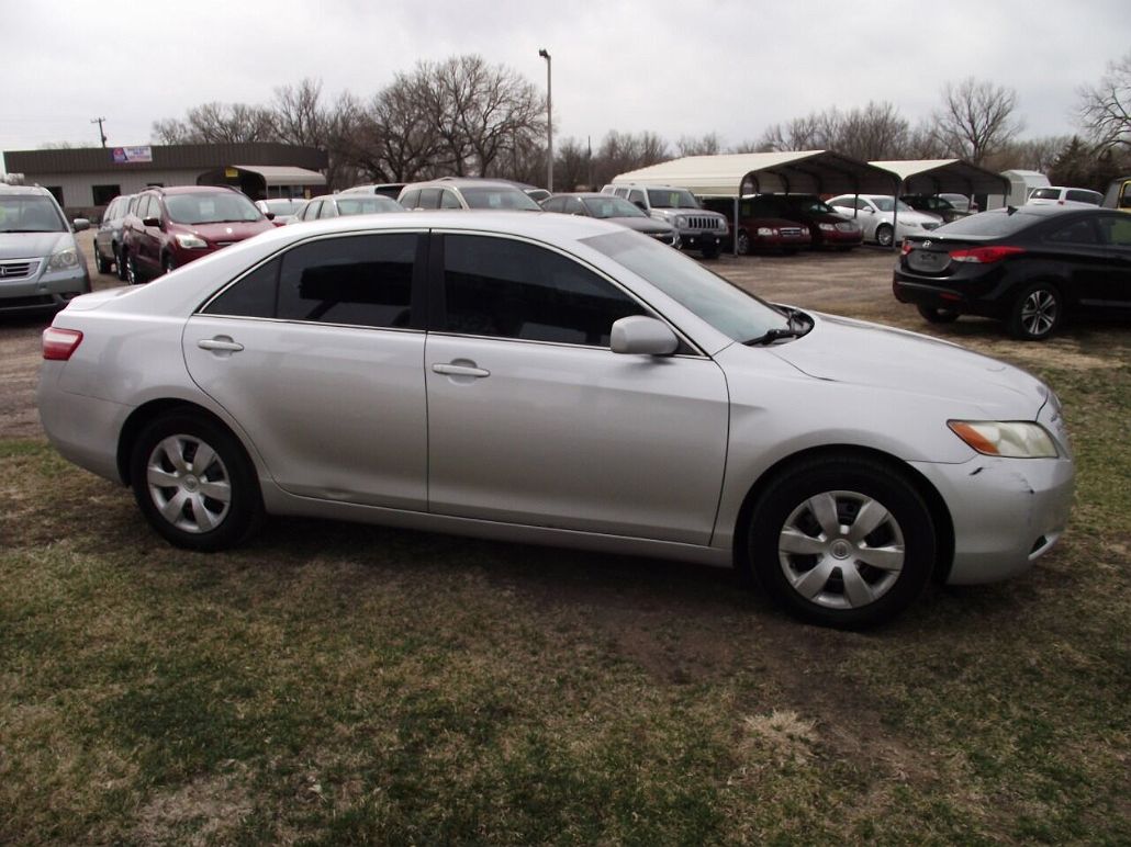 2008 Toyota Camry XLE image 2