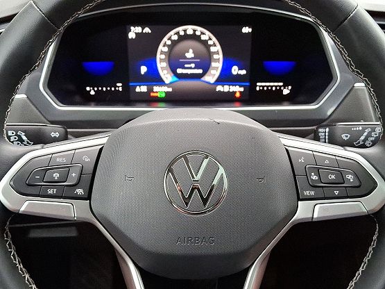 2022 Volkswagen Tiguan SE photo 11
