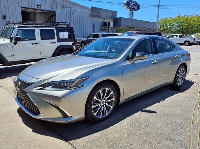 2021 Lexus ES