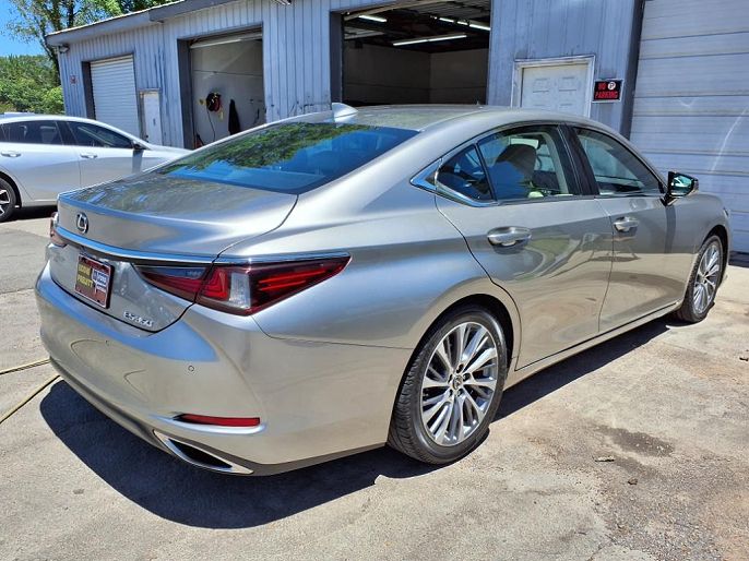 2021 Lexus ES
