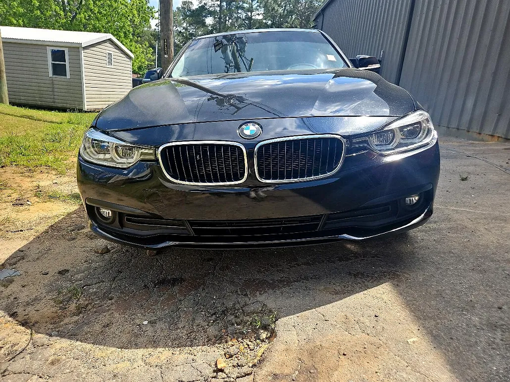 2018 BMW 3 Series 320i image 5