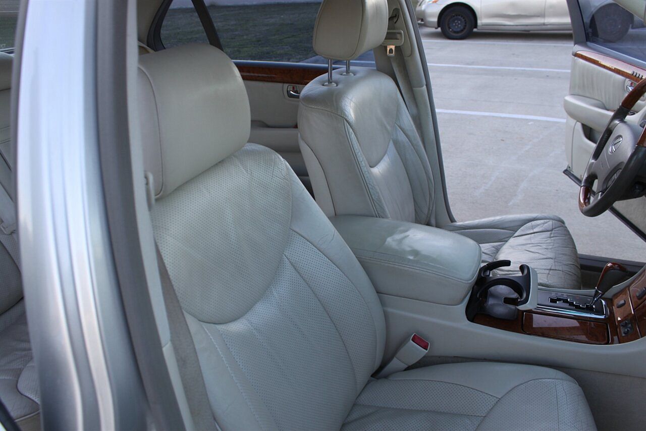 2003 Lexus LS 430 image 37