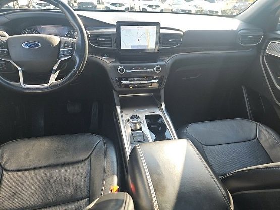 2020 Ford Explorer Limited photo 2