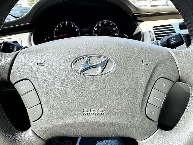 2010 Hyundai Azera GLS image 17