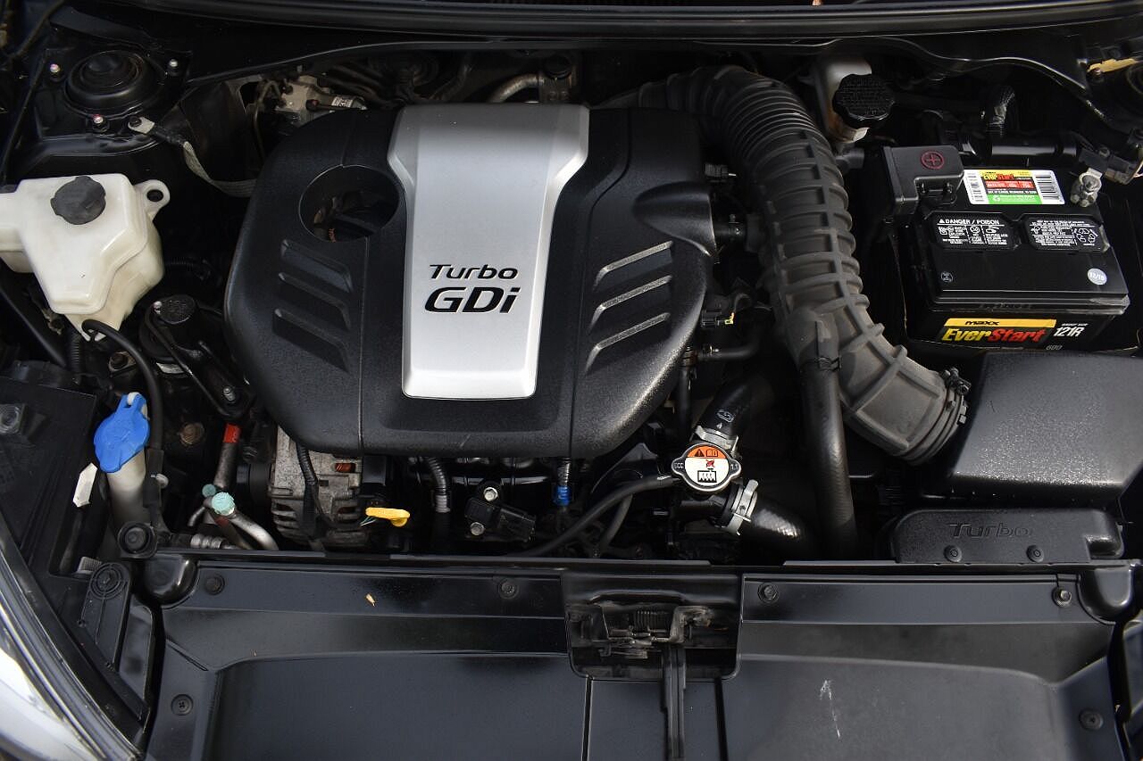 2015 Hyundai Veloster Turbo image 30