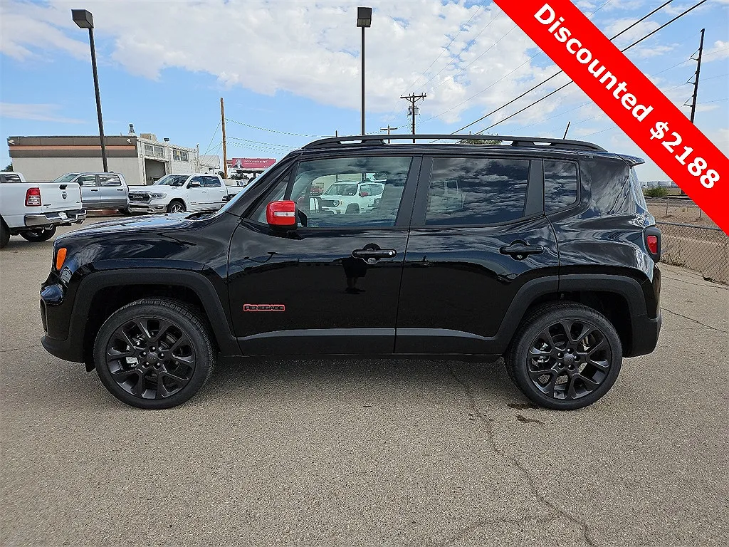 2023 Jeep Renegade null image 2