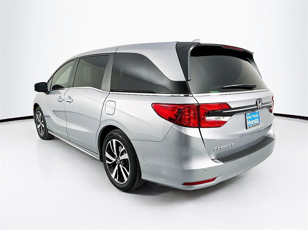 2024 Honda Odyssey Touring image 4