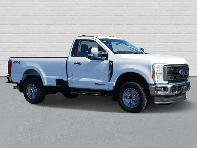 2023 Ford F-350 XL image 3