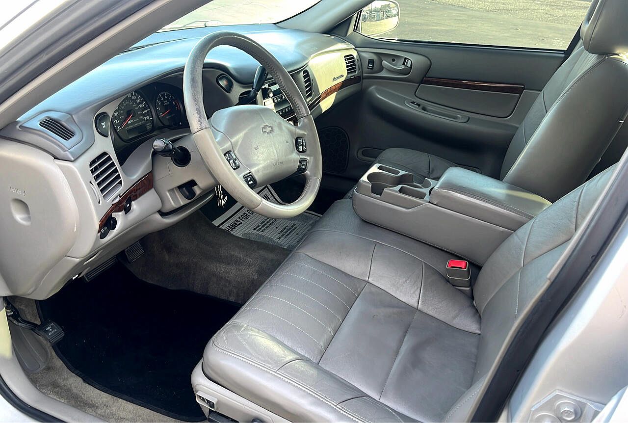 2002 Chevrolet Impala LS image 3