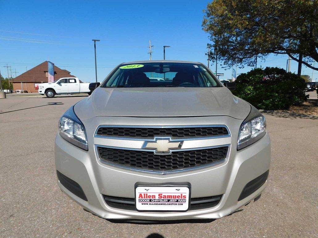 2013 Chevrolet Malibu LS image 2