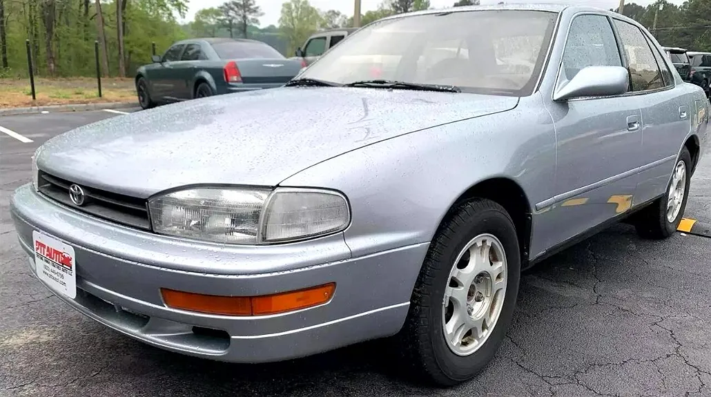 1994 Toyota Camry XLE image 1