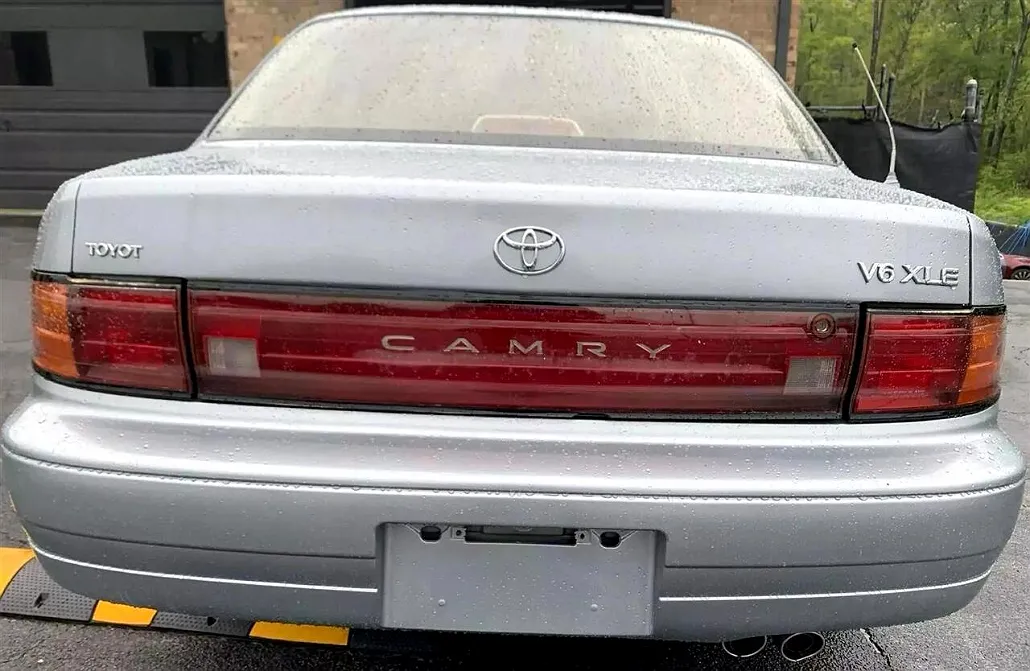 1994 Toyota Camry XLE image 3