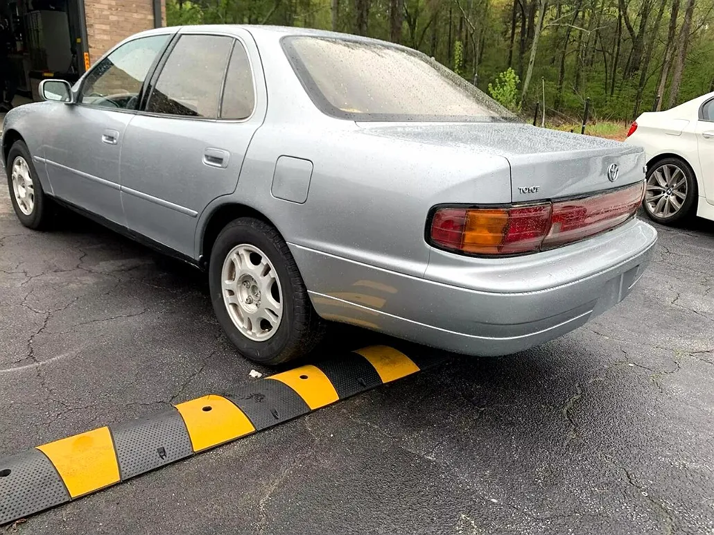 1994 Toyota Camry XLE image 5