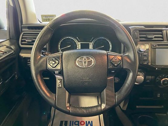 2019 Toyota 4Runner SR5 photo 3