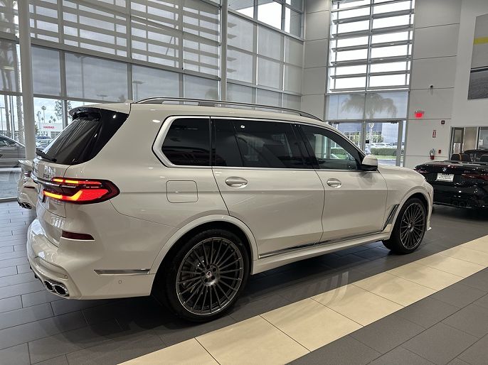 2025 BMW X7