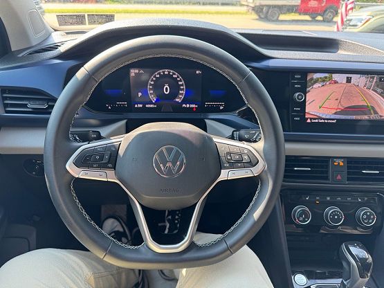 2023 Volkswagen Taos SE photo 10