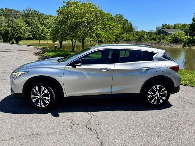 2017 Infiniti QX30