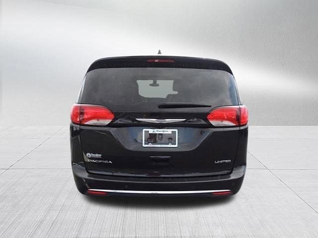2020 Chrysler Pacifica Limited image 4