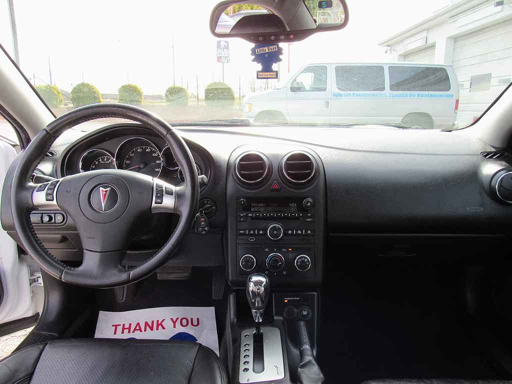 2010 Pontiac G6 GT image 9