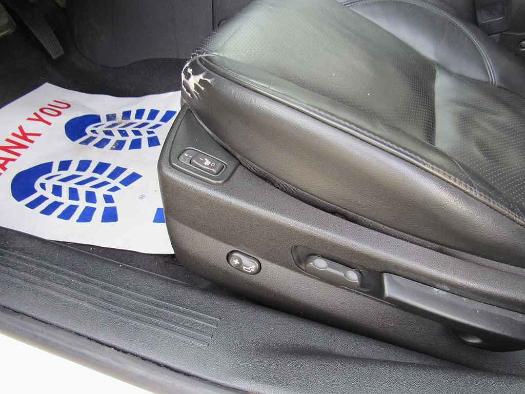 2010 Pontiac G6 GT image 10