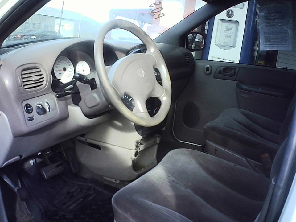 2003 Dodge Caravan SE image 3