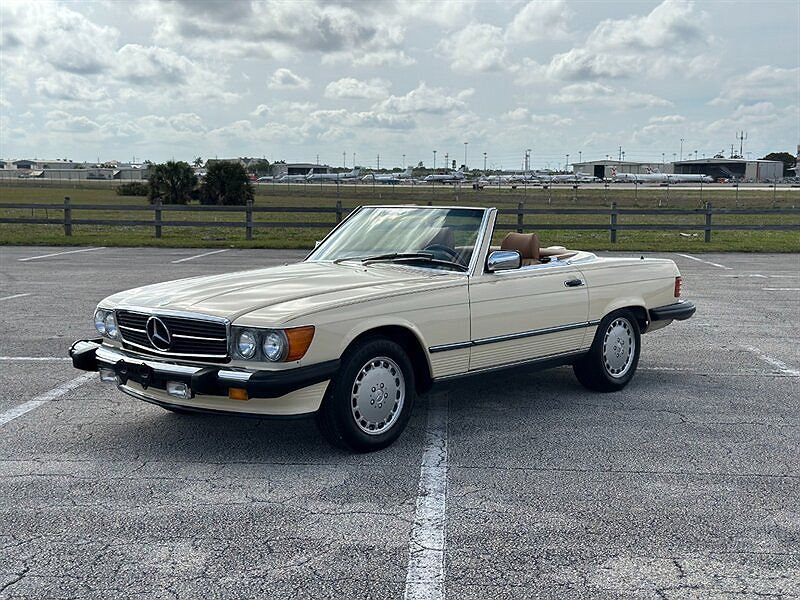 1987 Mercedes-Benz 560 SL image 4