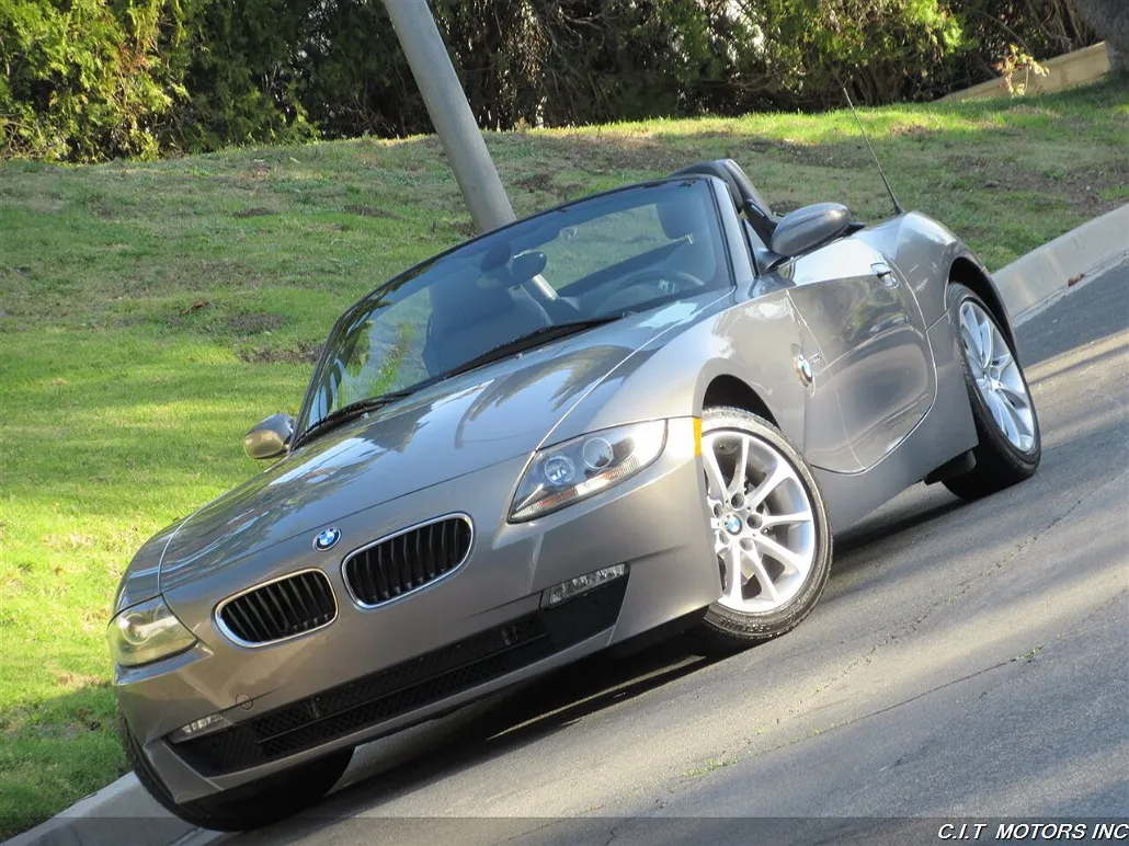 2008 BMW Z4 3.0i image 4