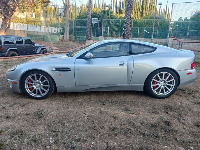 2005 Aston Martin V12 Vanquish