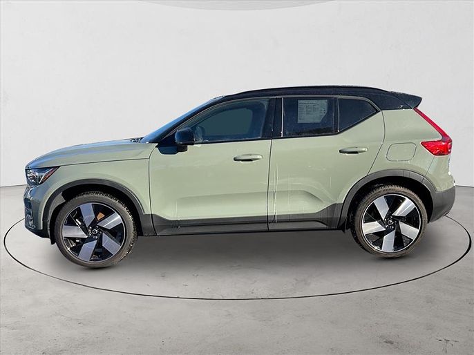 2024 Volvo XC40
