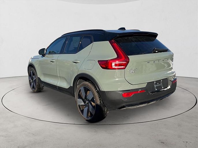 2024 Volvo XC40